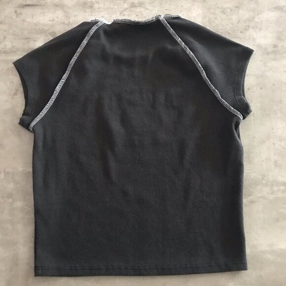 Forever 21 Top Medium NYC Black Cropped Baby Tee Ribbed Grunge Y2K Baddie Indie - Picture 5 of 10